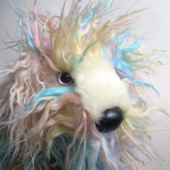 Douglas Jaxton Rainbow Sheepdog - Picture 4 of 10